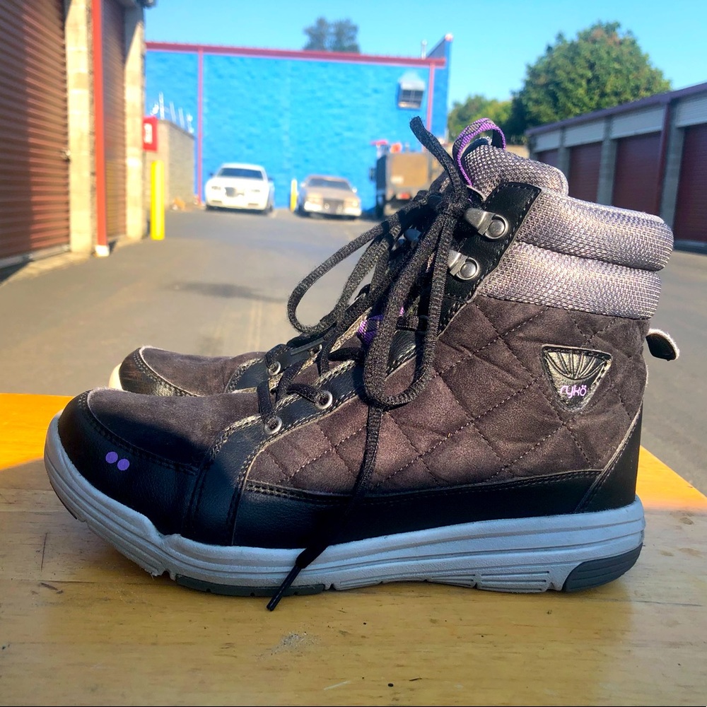 Ryka Aurora Women's Black and Purple Quilted Lightweight Hiking Boots Size 9.5